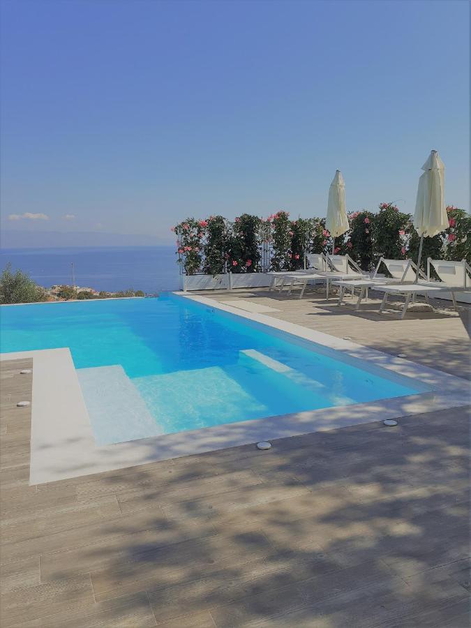 Villa Infinity ∞ Санта-Тереза-ді-Рива Екстер'єр фото